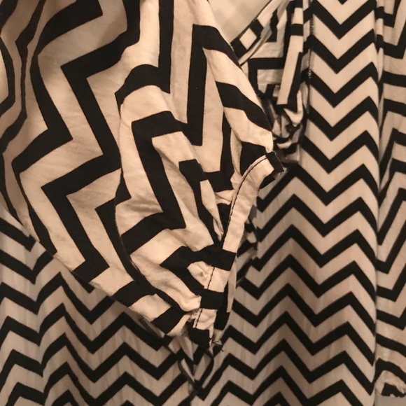 Chevron Dress with Bow - Picture 3 of 4